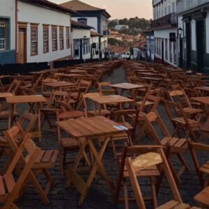 Aluguel de mesa dobrável em madeira